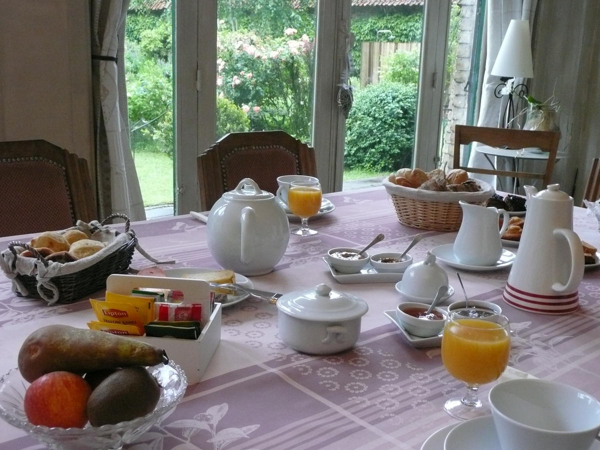 Manoir De Bois En Ardres Bed & Breakfast Екстериор снимка