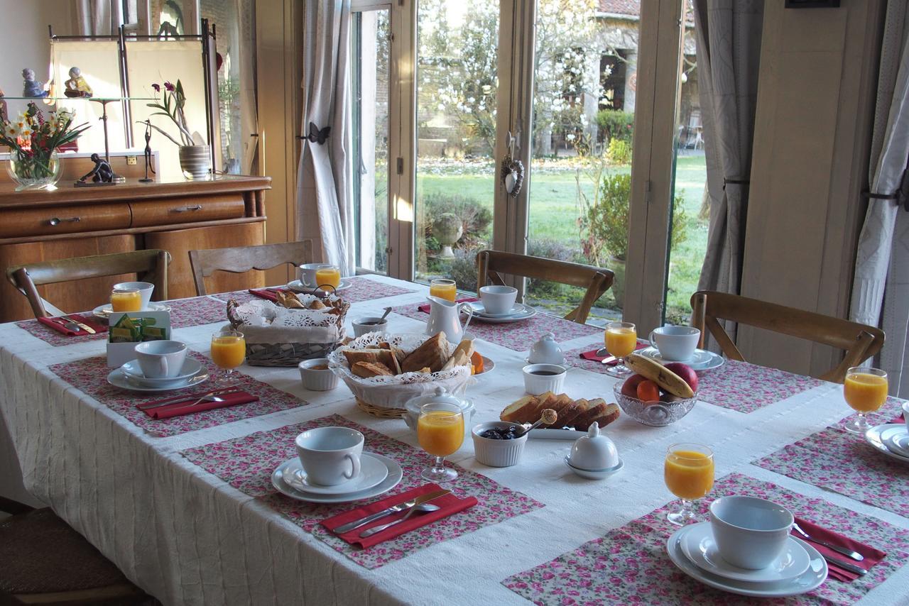 Manoir De Bois En Ardres Bed & Breakfast Екстериор снимка